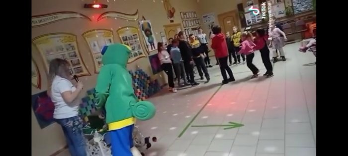 �����